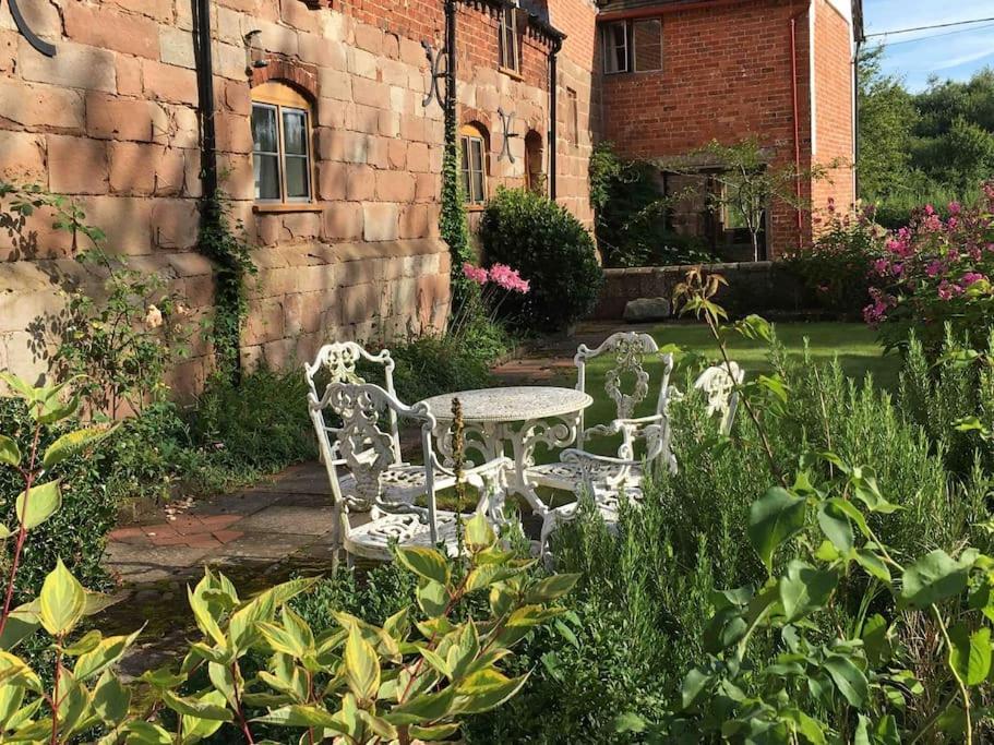 Villa Unique 17C Listed Barn In A Shropshire Hamlet. Albrighton Exterior foto
